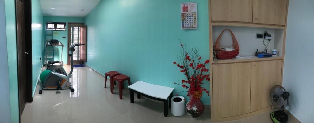 Homestay Stardow~星窗名宿~ Джохор Бахру Екстериор снимка