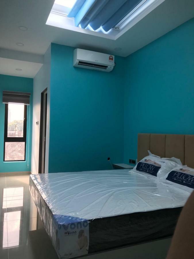 Homestay Stardow~星窗名宿~ Джохор Бахру Екстериор снимка